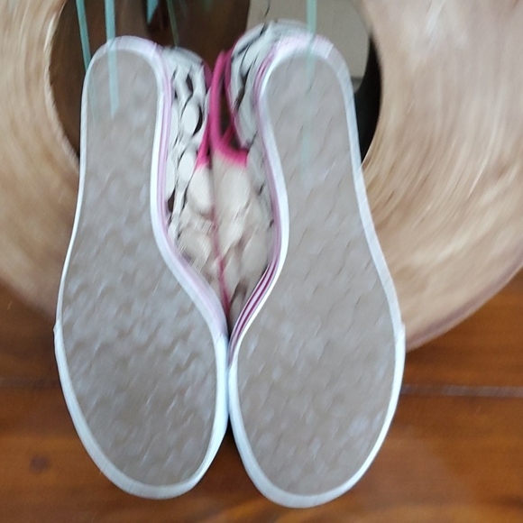 Coach - Picture 4 of 4